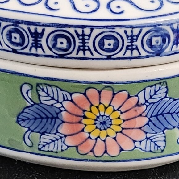 Vintage Porcelain Bohemian Heart Box With Lid - Picture 3 of 10